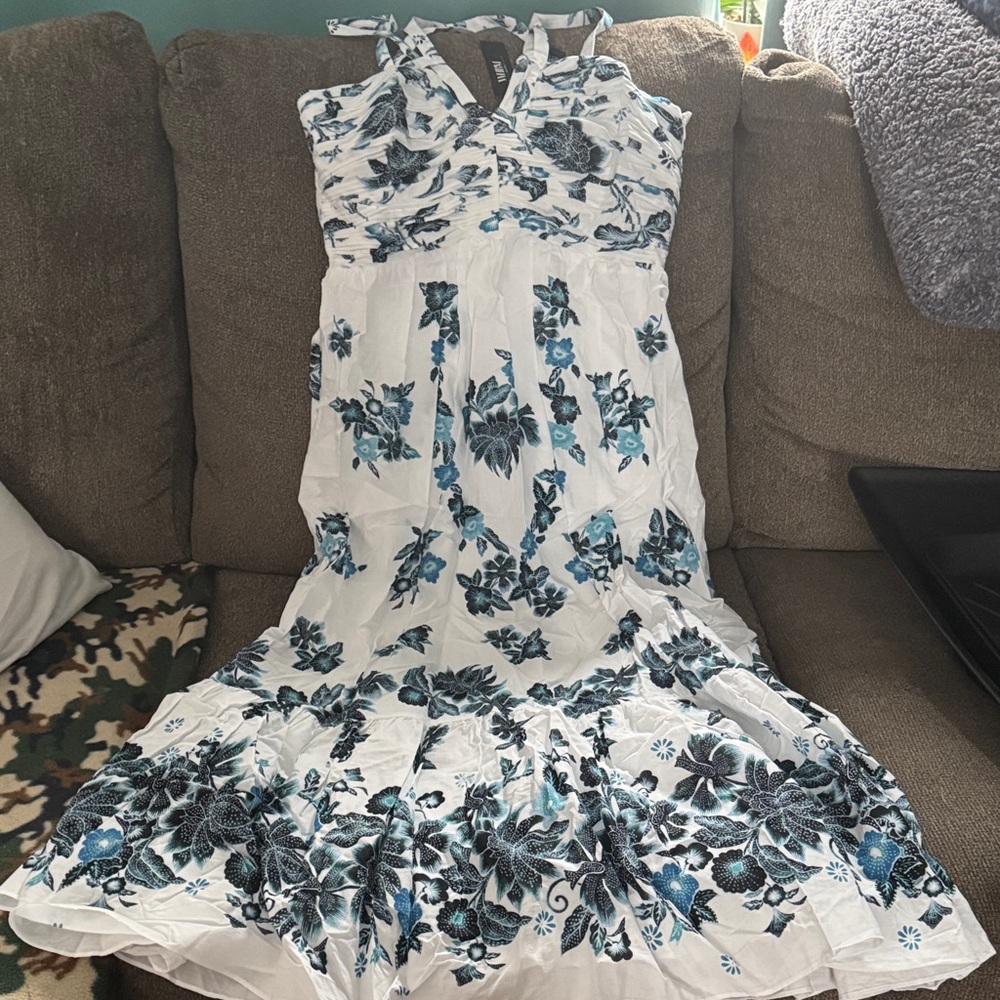 White House black market Strappy floral maxi halter White and Blue Dress 8P NWT